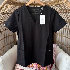 Figs Casma Three-Pocket Scrub Top